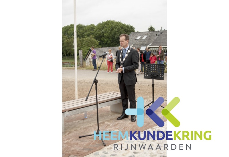 12 -7-2015 Onthulling grafsteen Herwen Coll. P.Snip- HKR (39)